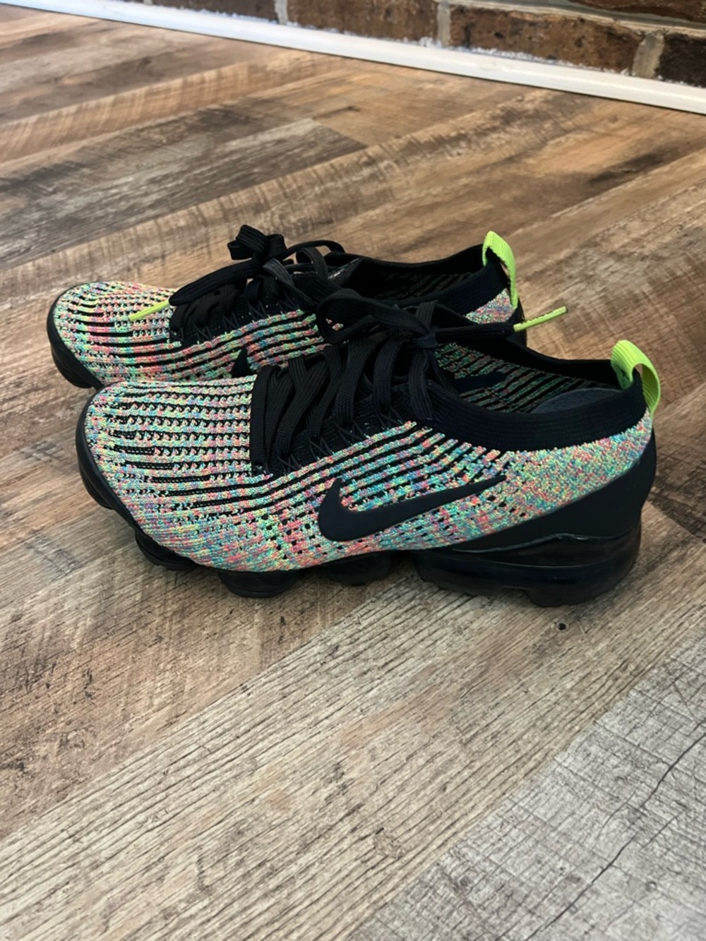 Nike Women’s VaporMax Flyknit Multi-Color Athletic Shoes - Picture 4 of 11